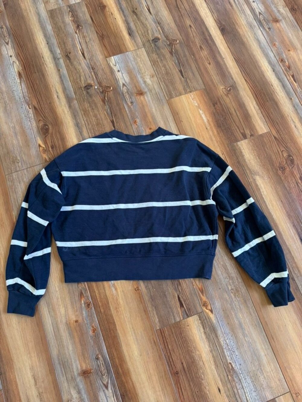 Lululemon Perfectly Oversized Cropped Crew Navy White Stripe Sweatshirt size 4 - Picture 5 of 8